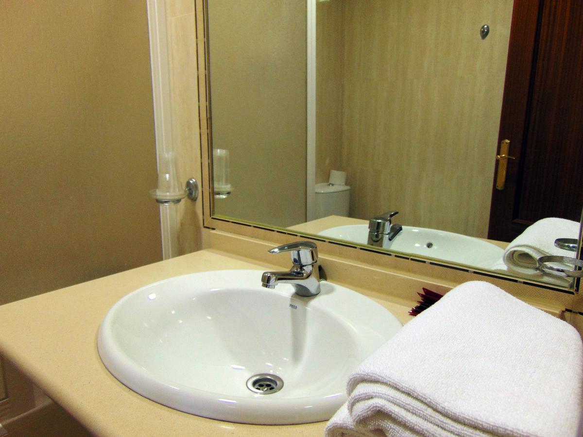 Hotel Restaurante La Rabida Палос де ла Фронтера Екстериор снимка